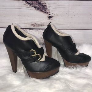 Qupid Black Faux Fur Lined Booties Heels Size 8